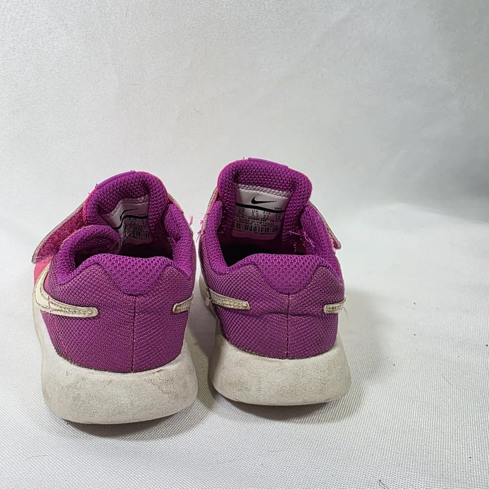 Nike Girls Tanjun Running Shoes Pink, Size 6C, AV8886-500